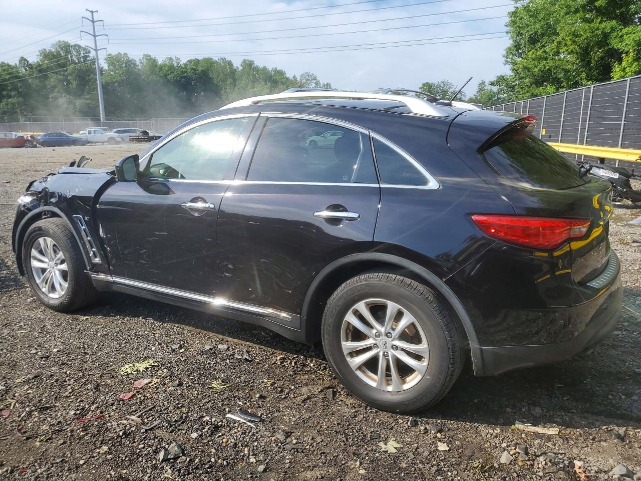 JN8CS1MWXFM480226 · 2015 INFINITI QX70 · 2/13