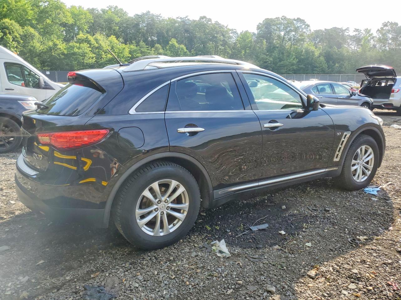 JN8CS1MWXFM480226 · 2015 INFINITI QX70 · 3/13