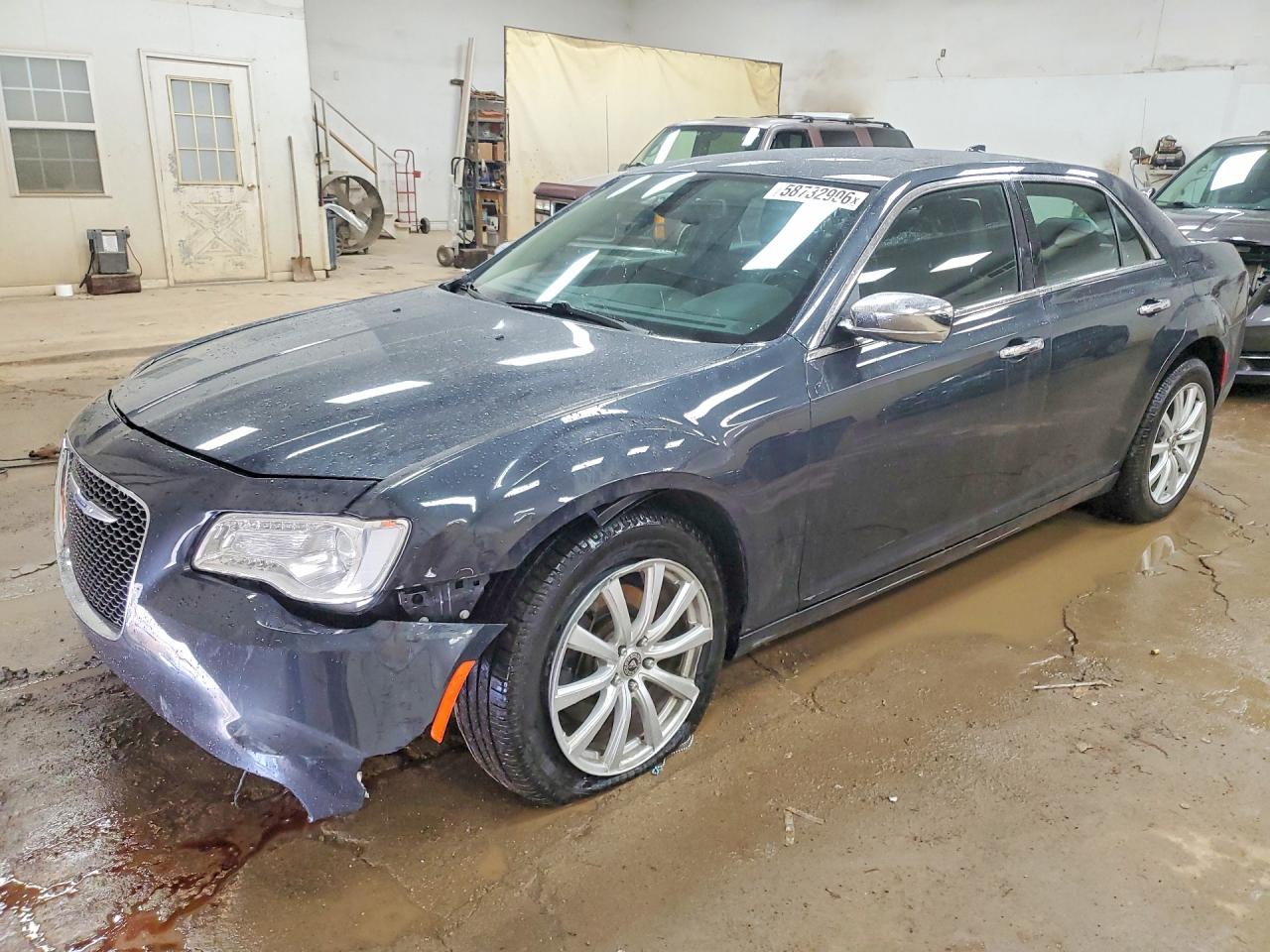 2C3CCAKG0KH556610 · 2019 CHRYSLER 300