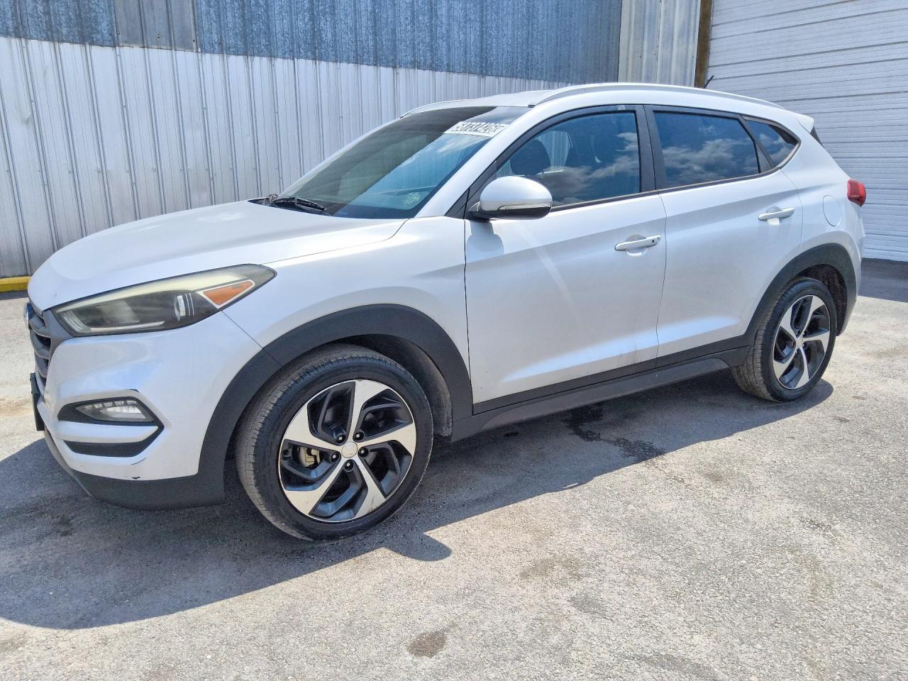2016 HYUNDAI TUCSON