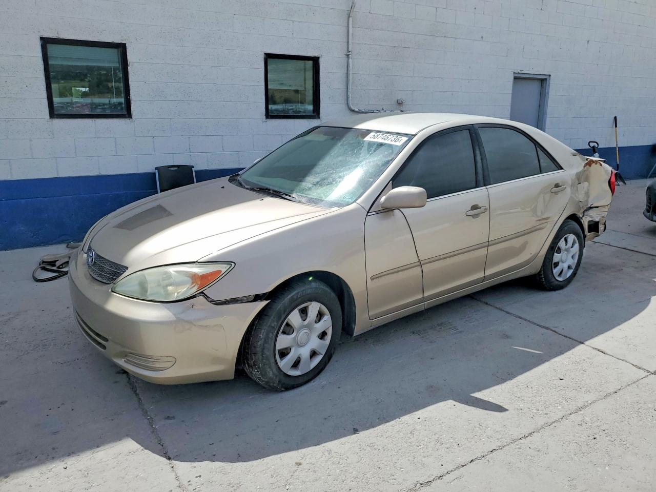 4T1BE32K52U567015 · 2002 TOYOTA COROLLA