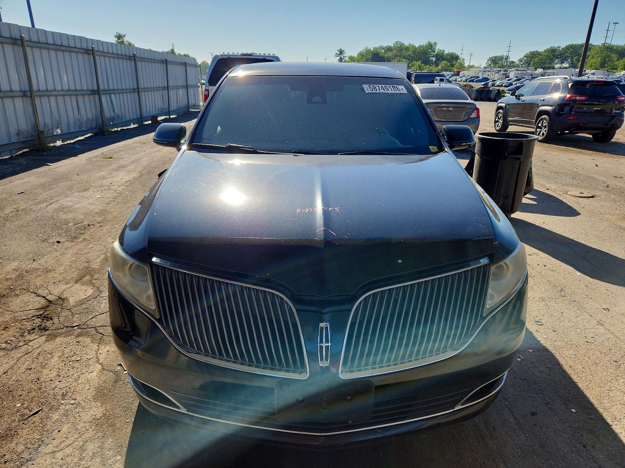 2LMHJ5NK8EBL59142 · 2014 LINCOLN MKT · 5/14