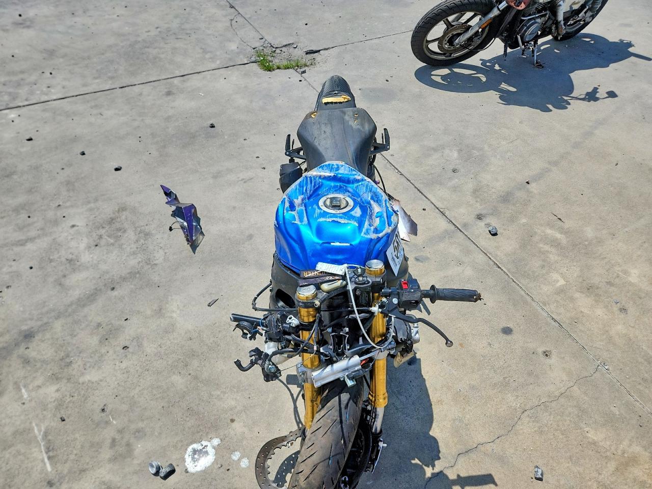 JS1GR7MAXM7100369 · 2021 SUZUKI GSX-R750 · 5/8