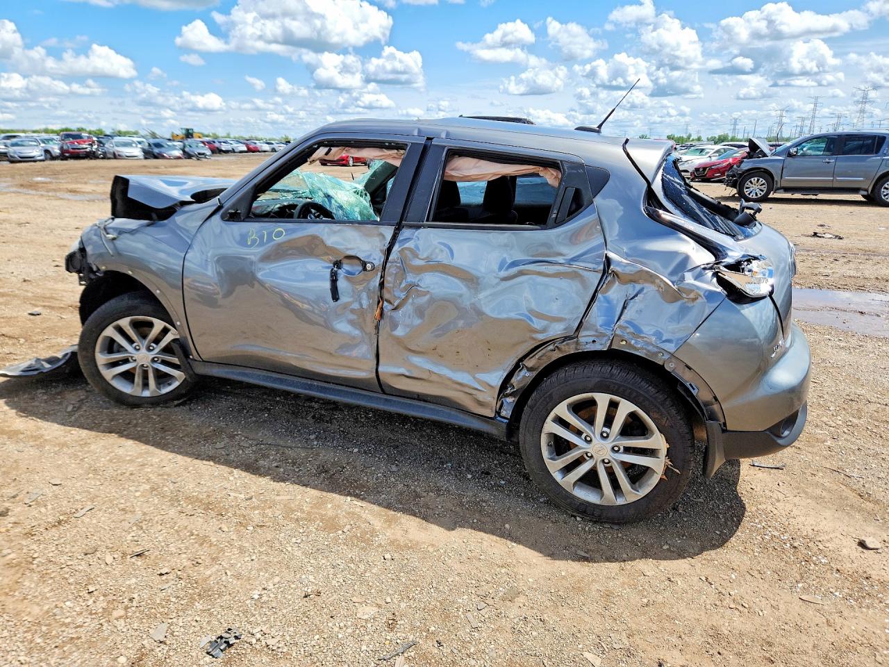 JN8AF5MR1GT600774 · 2016 NISSAN JUKE · 2/12
