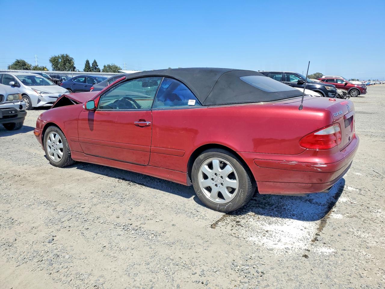 WDBLK65G02T114676 · 2002 MERCEDES-BENZ CLK · 2/12
