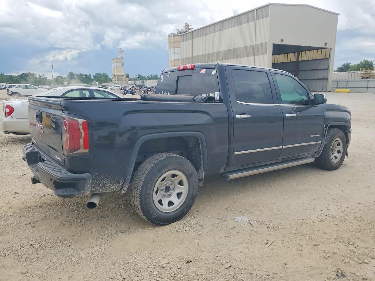3GTU2PEJ2HG285376 · 2017 GMC SIERRA · 3/12