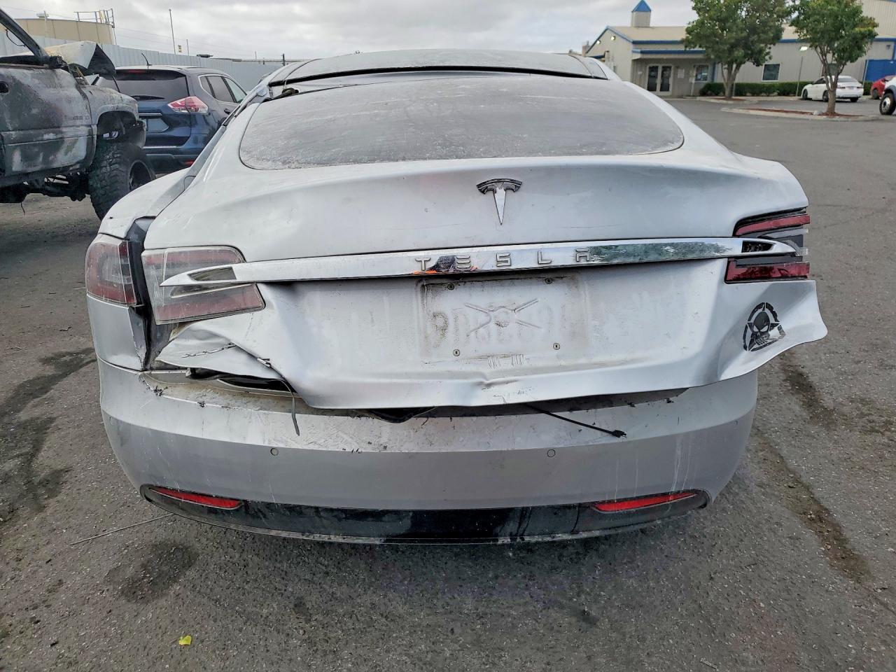 5YJSA1E23JF256805 · 2018 TESLA MODEL S · 6/12