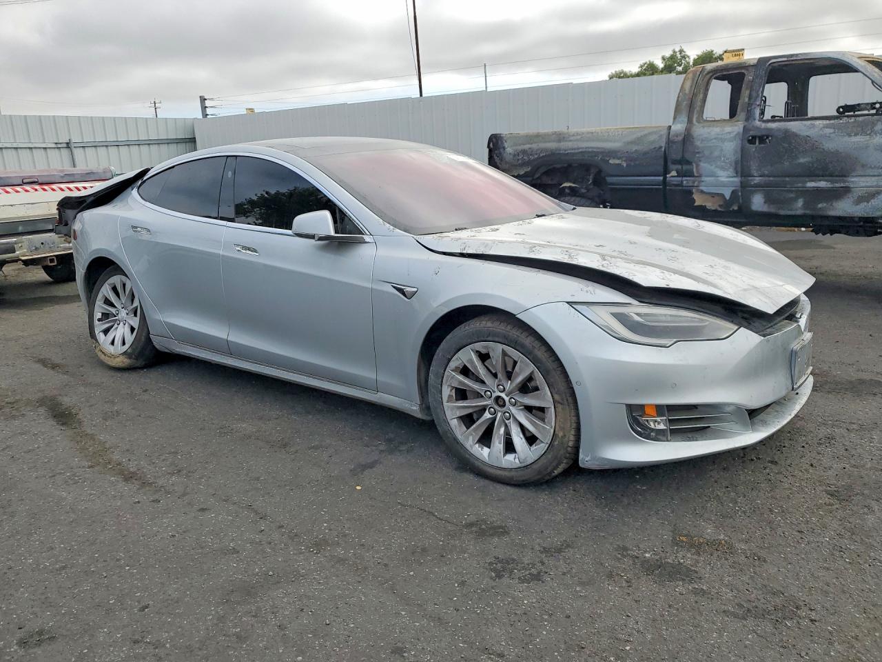 5YJSA1E23JF256805 · 2018 TESLA MODEL S · 4/12