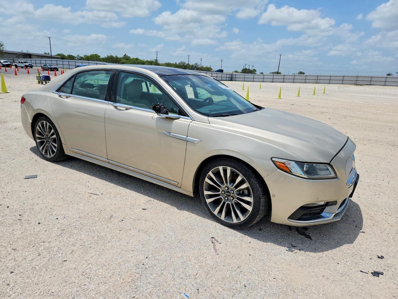 1LN6L9SK9H5605519 · 2017 LINCOLN CONTINENTAL · 4/12