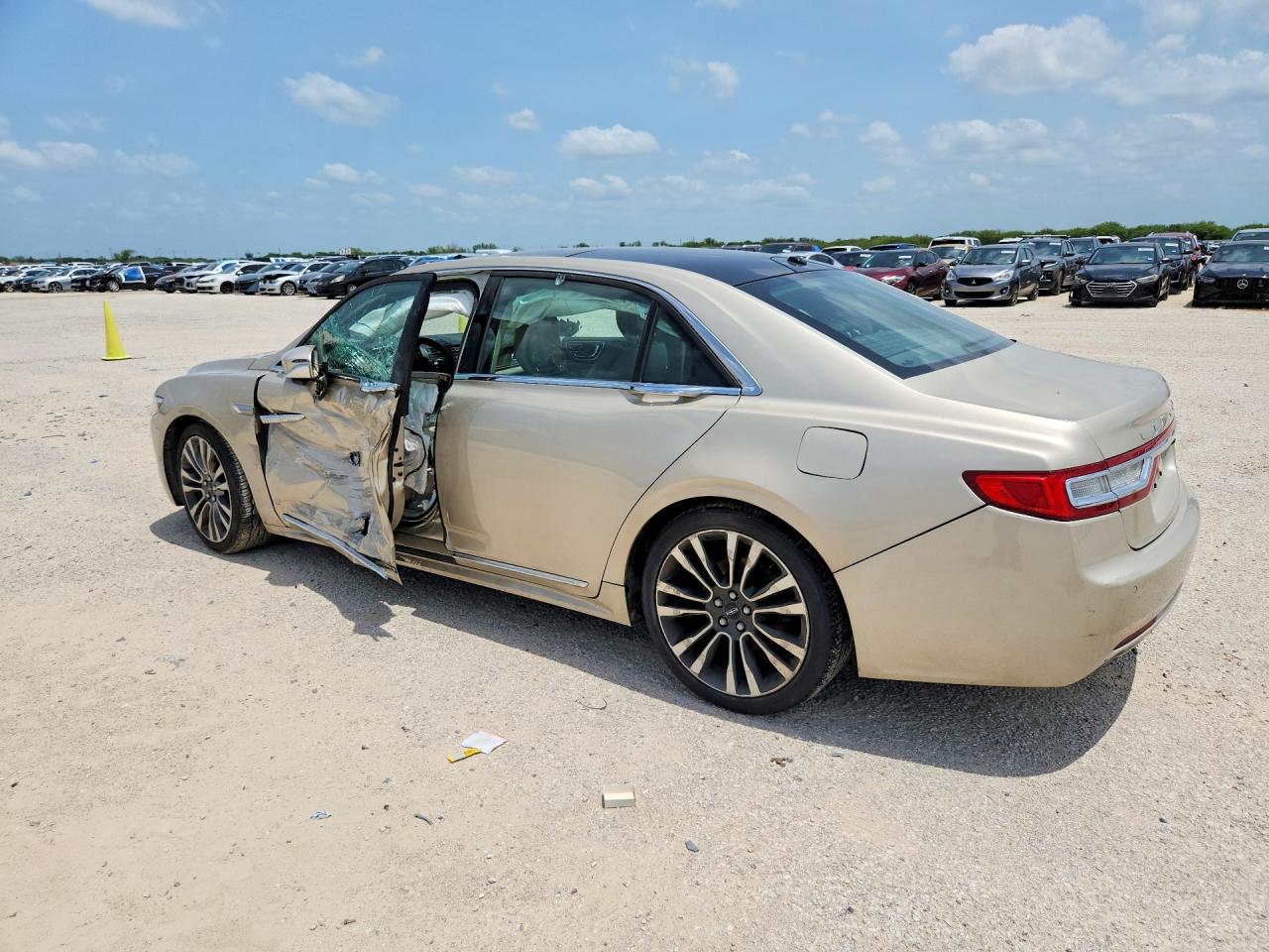 1LN6L9SK9H5605519 · 2017 LINCOLN CONTINENTAL · 2/12