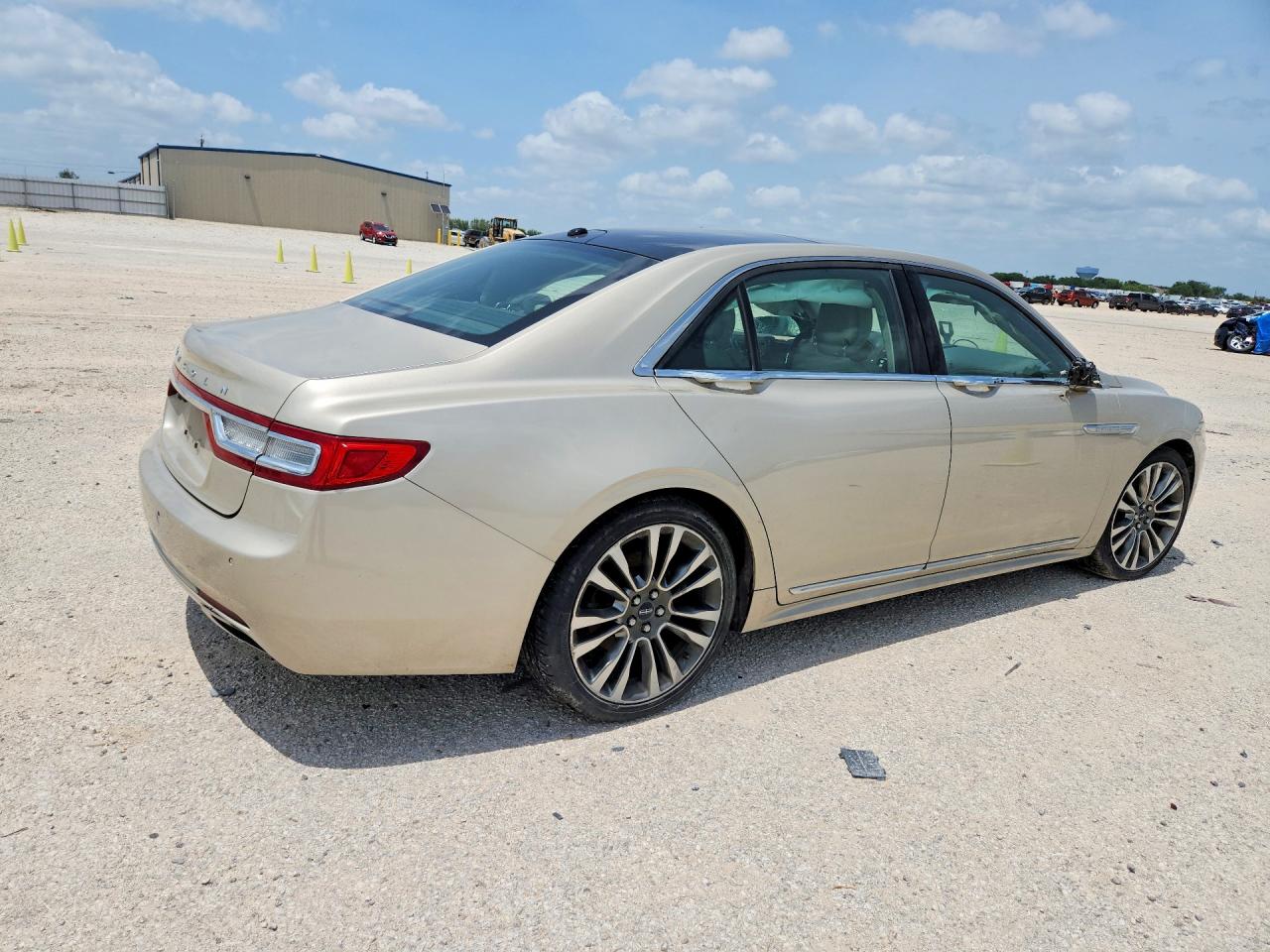 1LN6L9SK9H5605519 · 2017 LINCOLN CONTINENTAL · 3/12