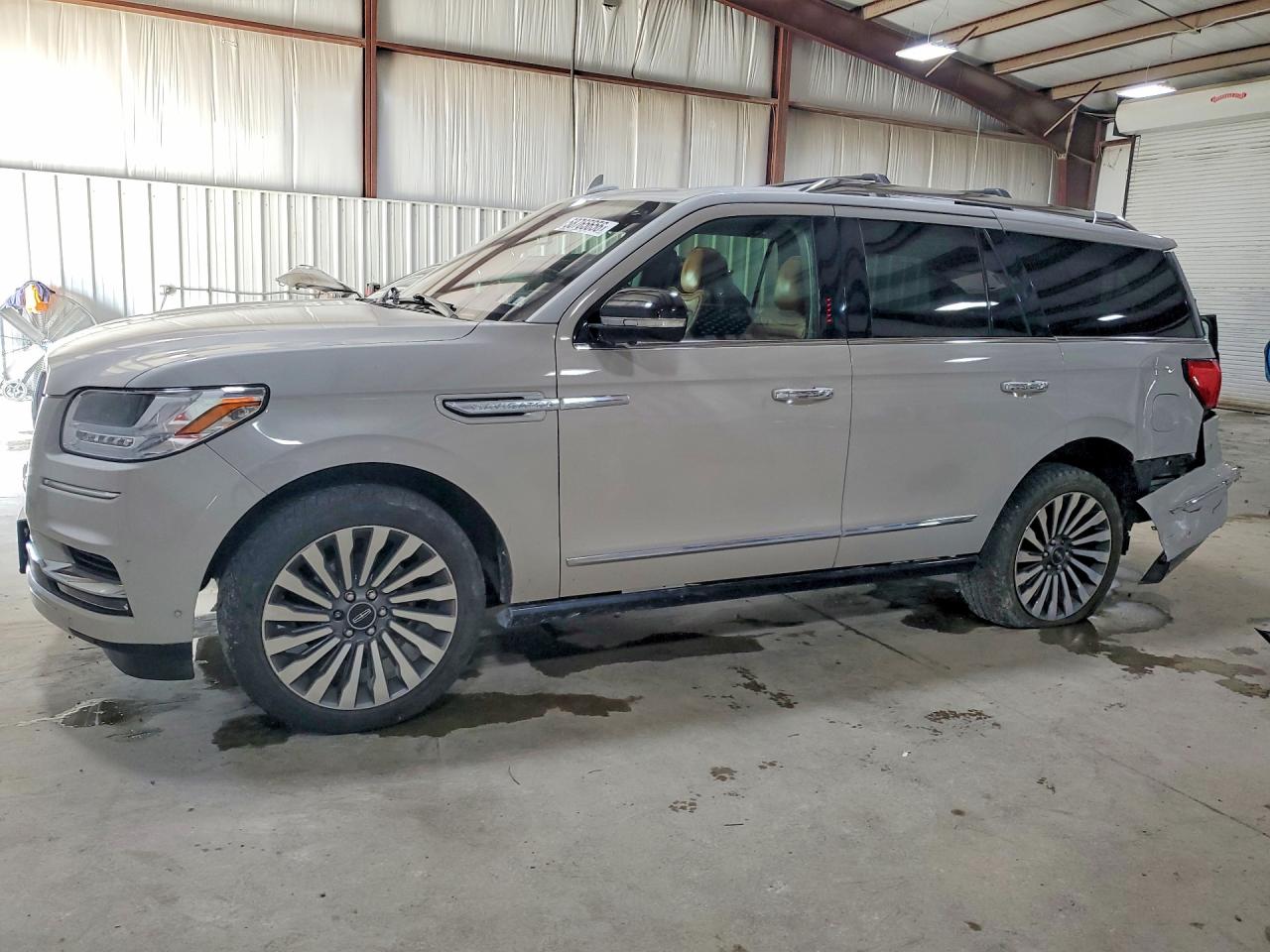 5LMJJ2LT5KEL18343 · 2019 LINCOLN NAVIGATOR