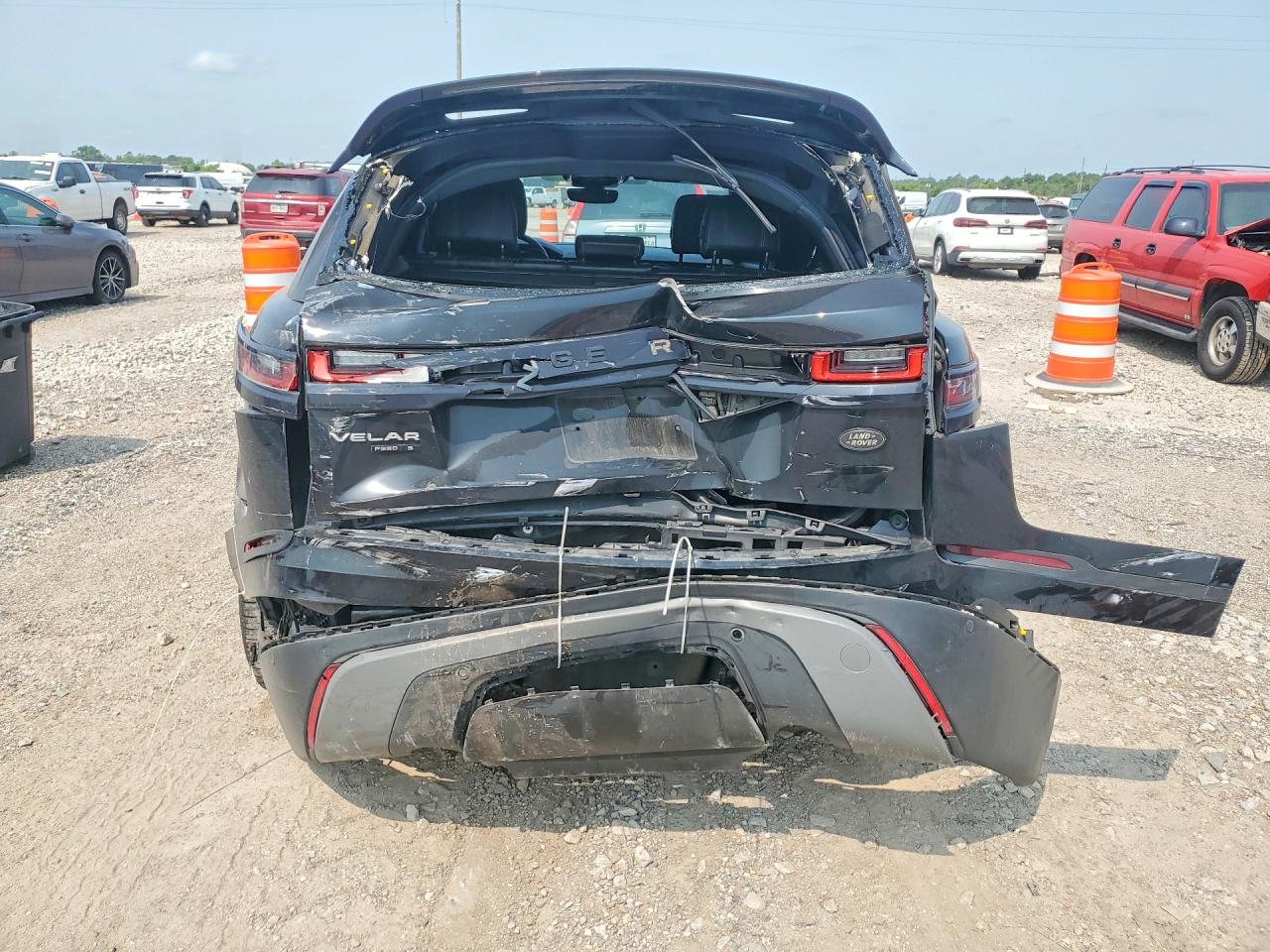 SALYB2RX0JA777761 · 2018 LAND ROVER RANGE ROVER VELAR · 6/13