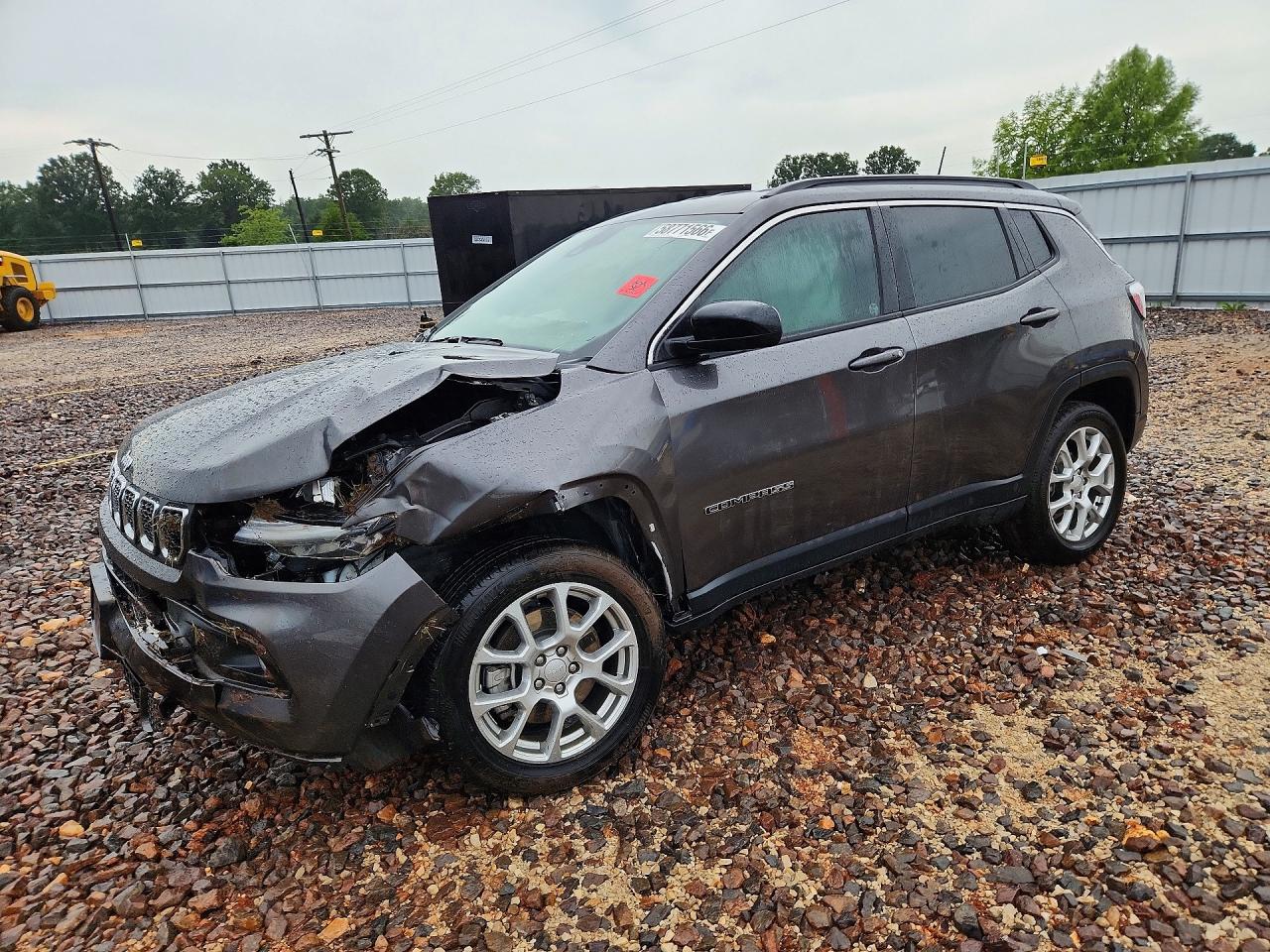 3C4NJDFN2PT556126 · 2023 JEEP COMPASS