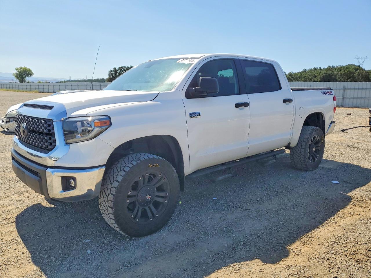 5TFDY5F15JX759999 · 2018 TOYOTA TUNDRA
