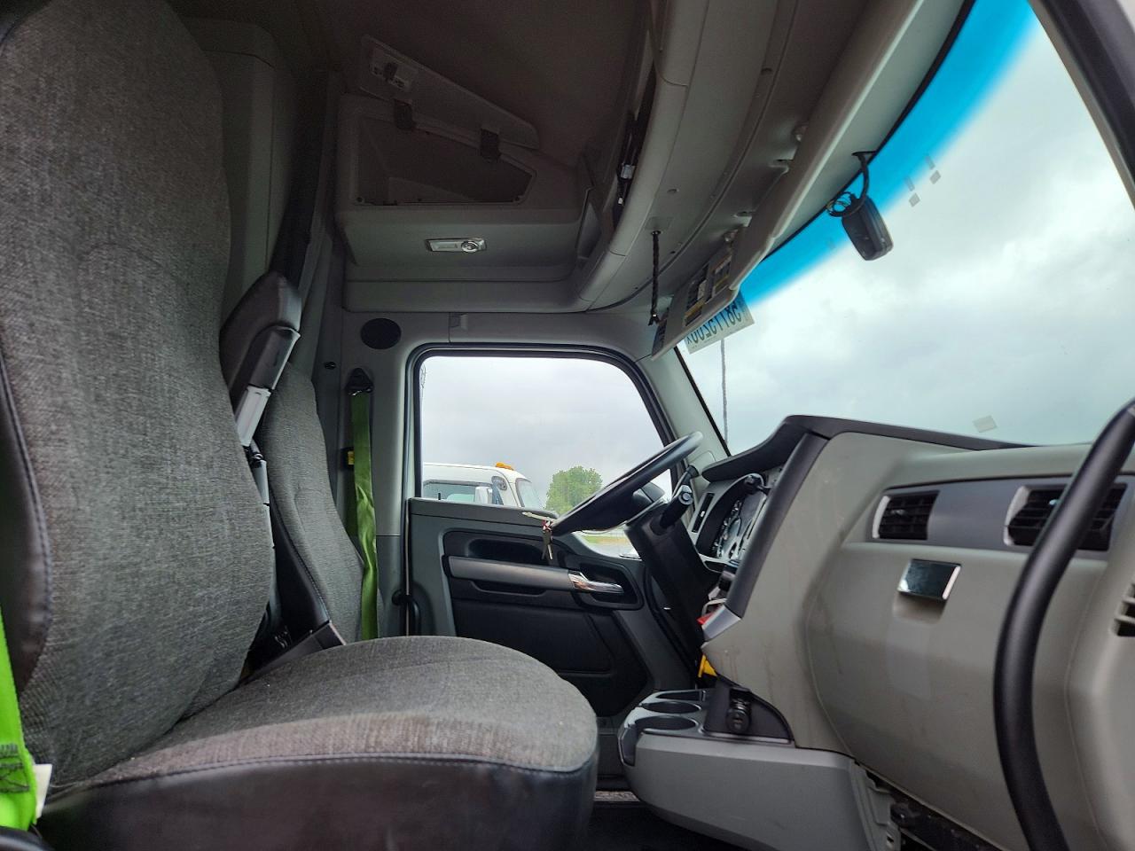 1XKYDP9X7MJ396187 · 2021 KENWORTH CONSTRUCTION · 5/10