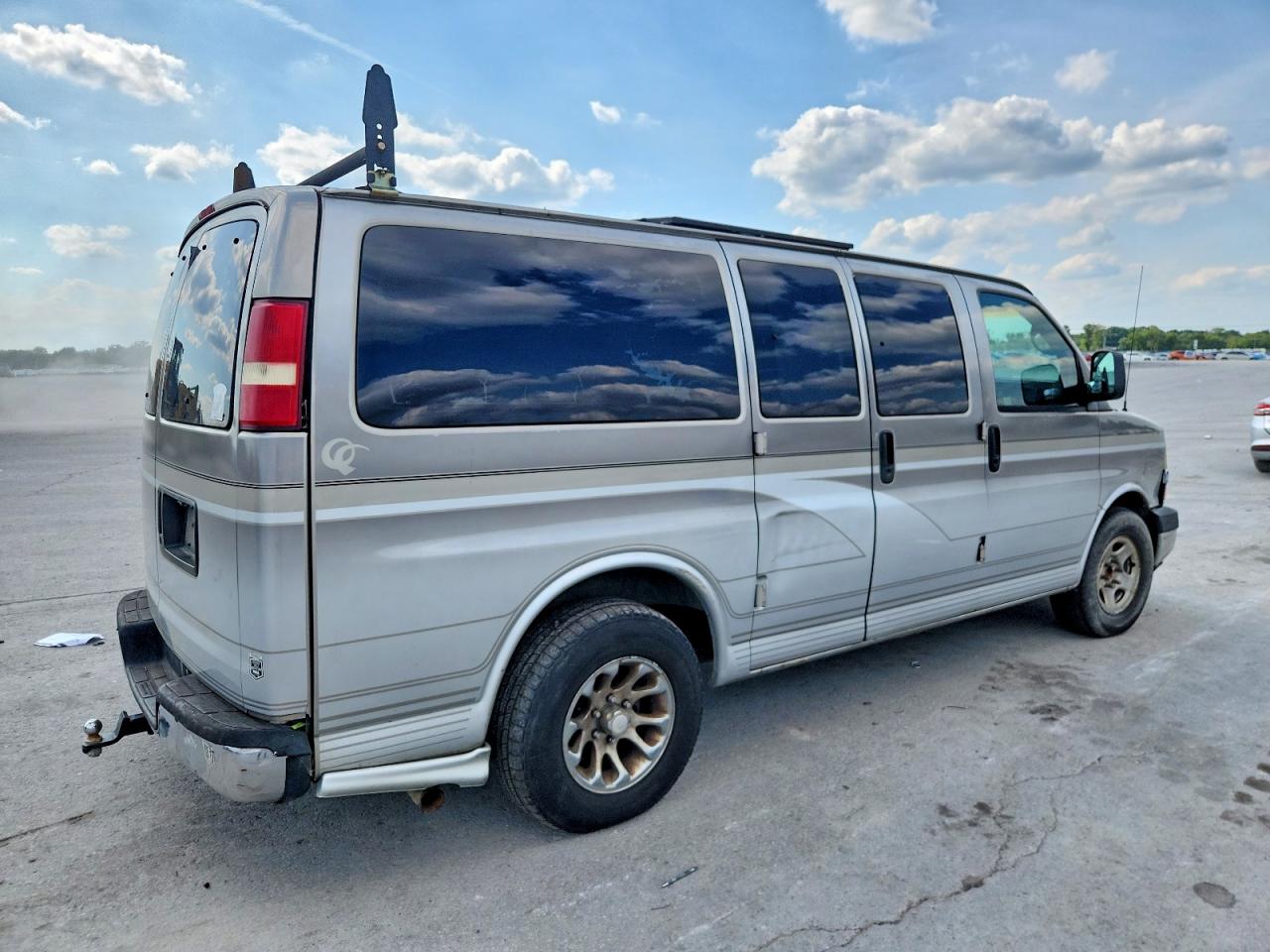 1GBFG15T941155827 · 2004 CHEVROLET EXPRESS · 4/10