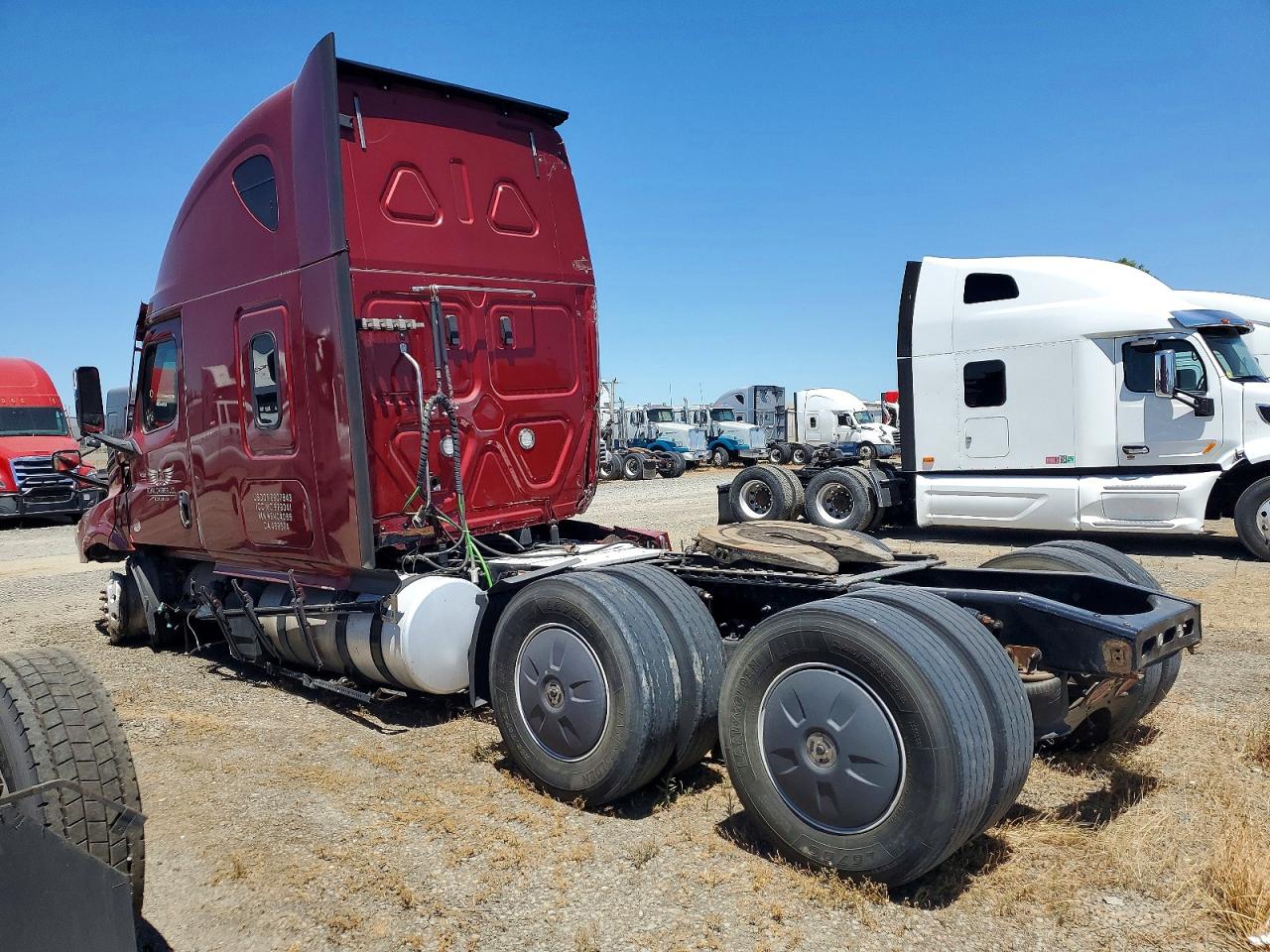 3AKJHHDR4MSMC4086 · 2021 FREIGHTLINER CASCADIA 126 · 3/10