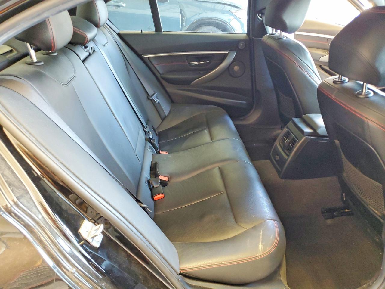 WBA8D9C50JEM32849 · 2018 BMW 330 · 10/12