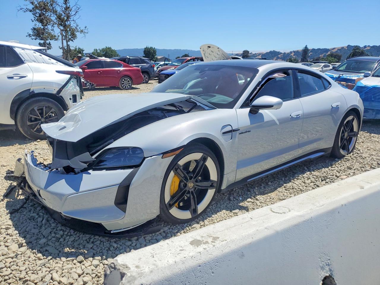 WP0AC2Y18SSA55567 · 2025 PORSCHE TAYCAN
