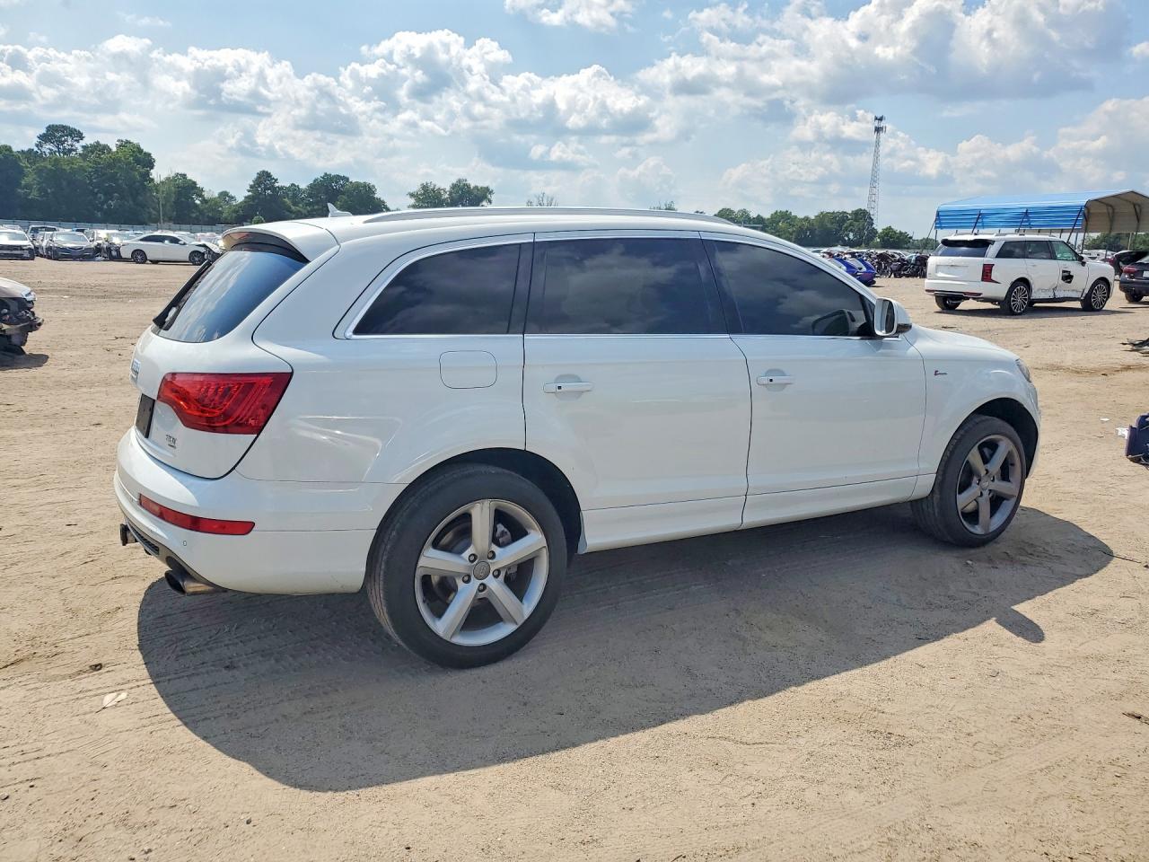 WA1DGAFE1FD005273 · 2015 AUDI Q7 · 3/13