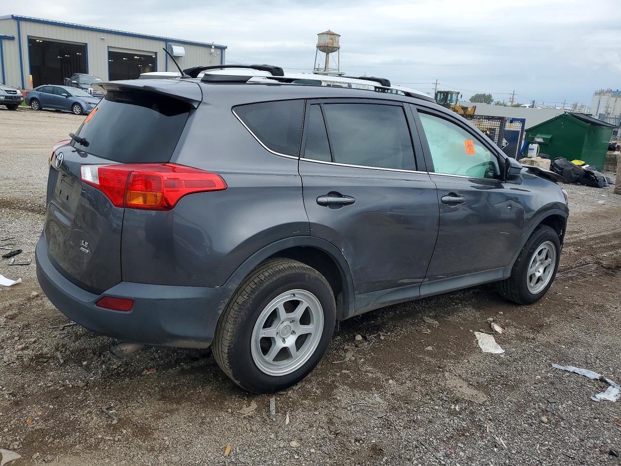2T3BFREV7FW310120 · 2015 TOYOTA RAV4 · 3/13