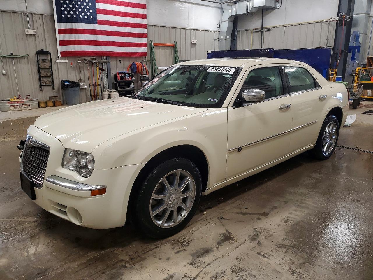 2C3CK6CT2AH239406 · 2010 CHRYSLER 300C