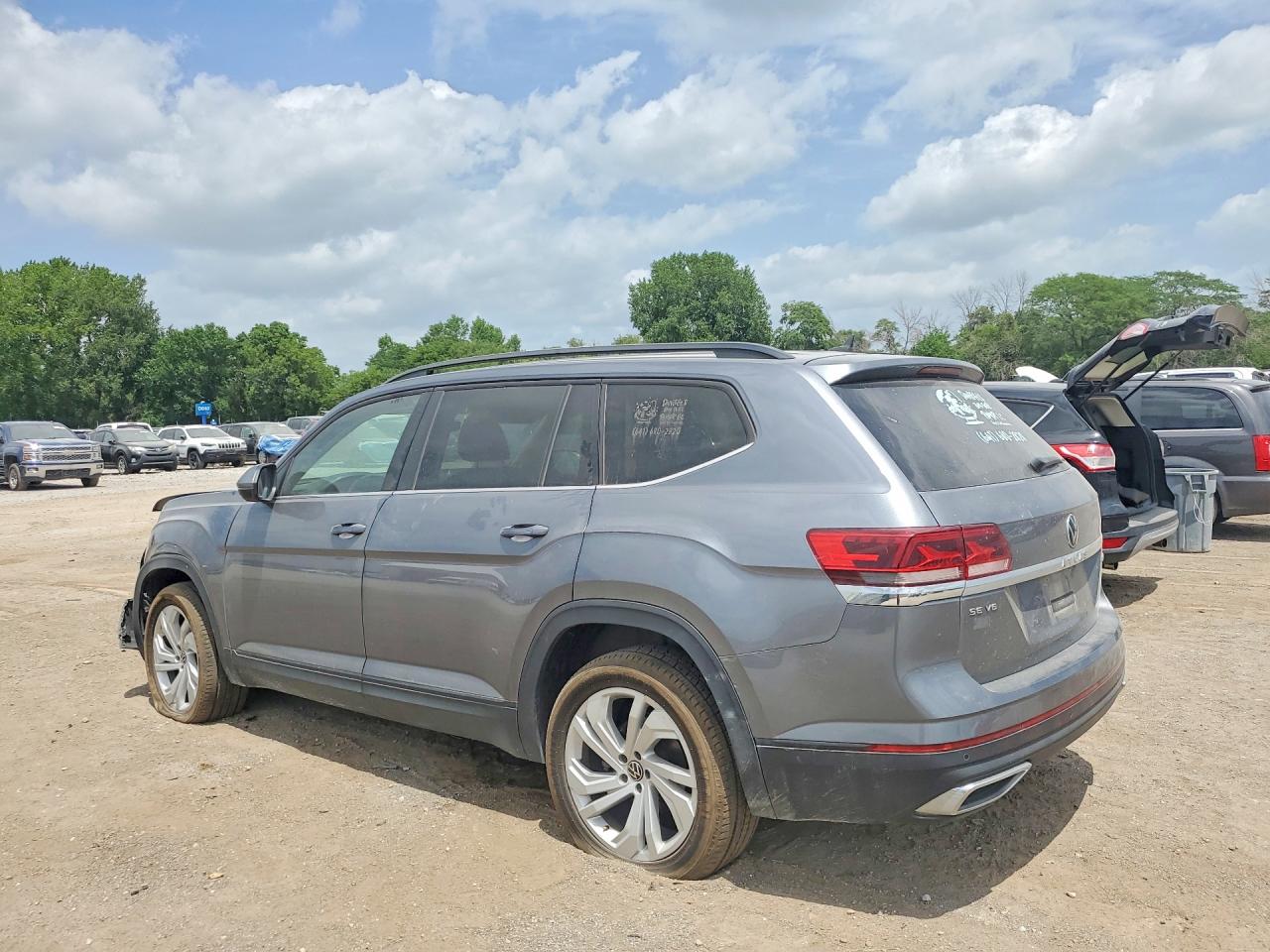 1V2HR2CAXMC585875 · 2021 VOLKSWAGEN ATLAS · 2/13