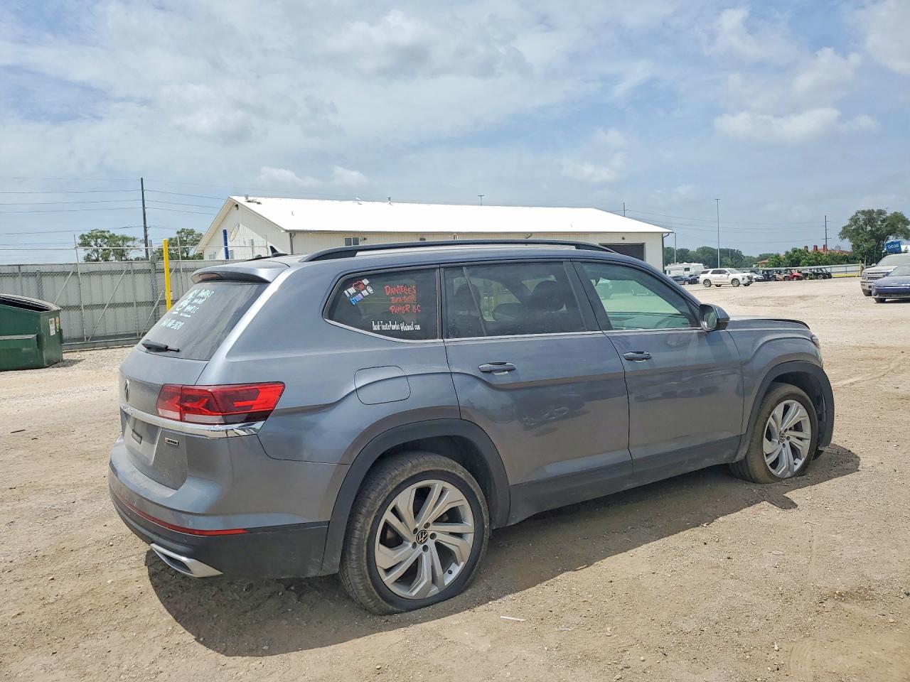 1V2HR2CAXMC585875 · 2021 VOLKSWAGEN ATLAS · 3/13