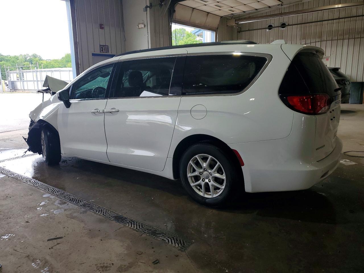 2C4RC1CG8LR132253 · 2020 CHRYSLER VOYAGER · 2/13