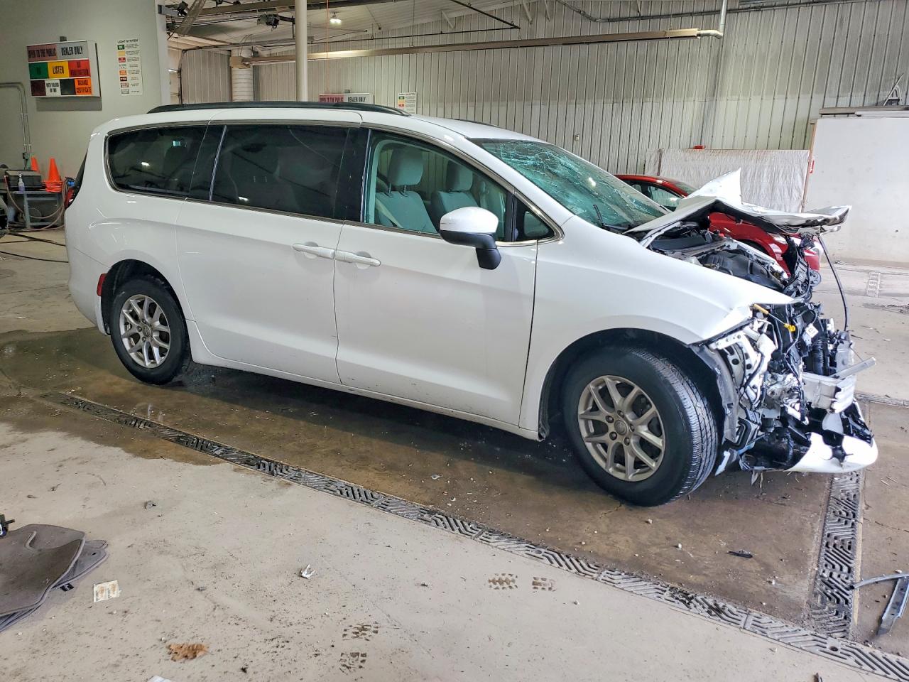 2C4RC1CG8LR132253 · 2020 CHRYSLER VOYAGER · 4/13