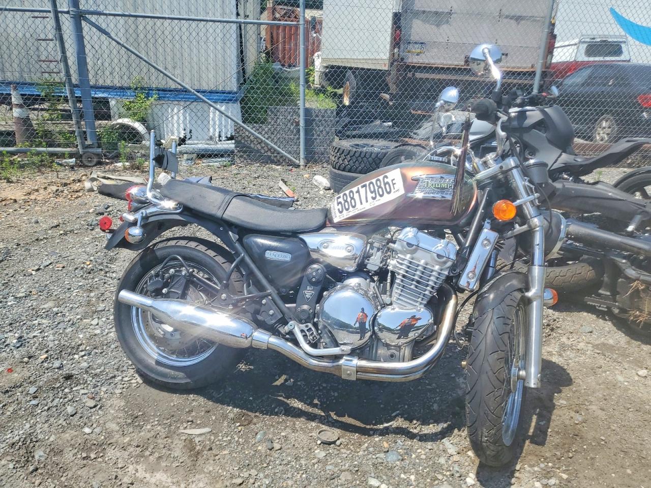 SMT395DJ12J158851 · 2002 TRIUMPH UK