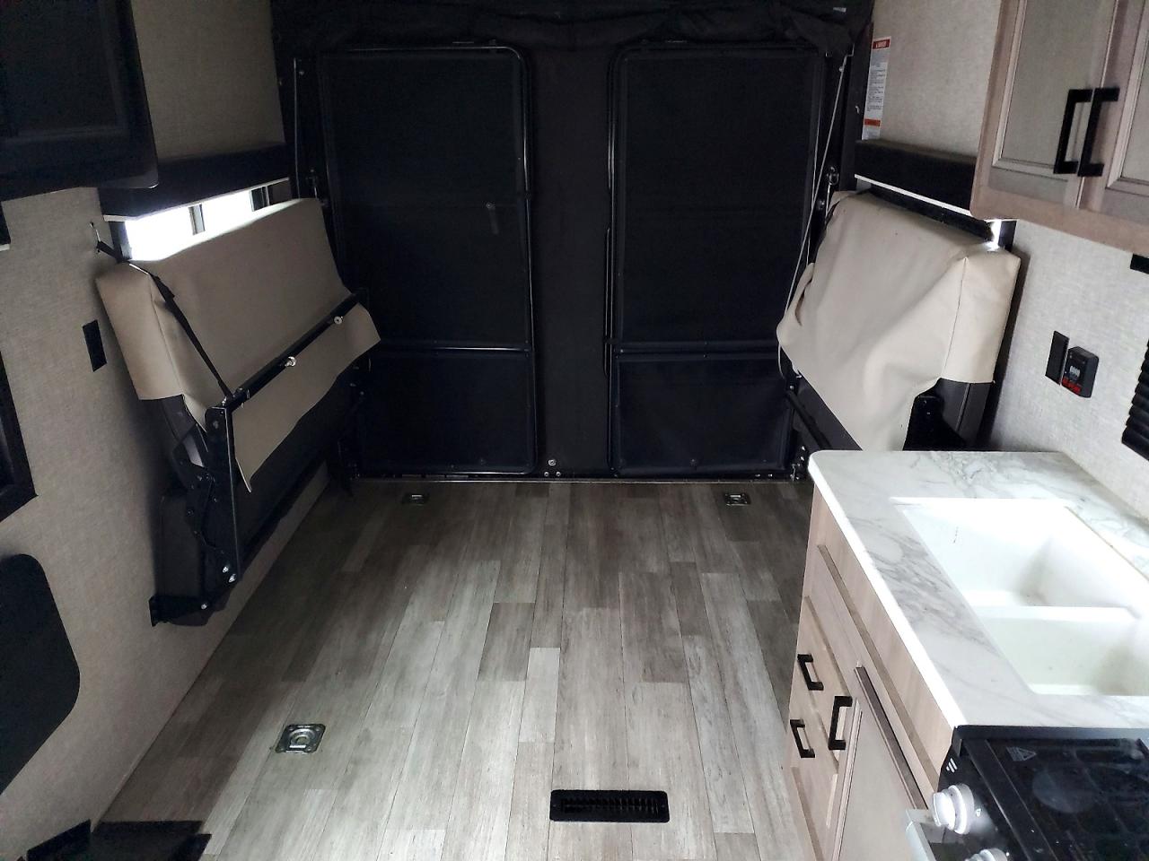 1UJBJSBP7N1780074 · 2022 JAYCO JAY FLIGHT · 6/10