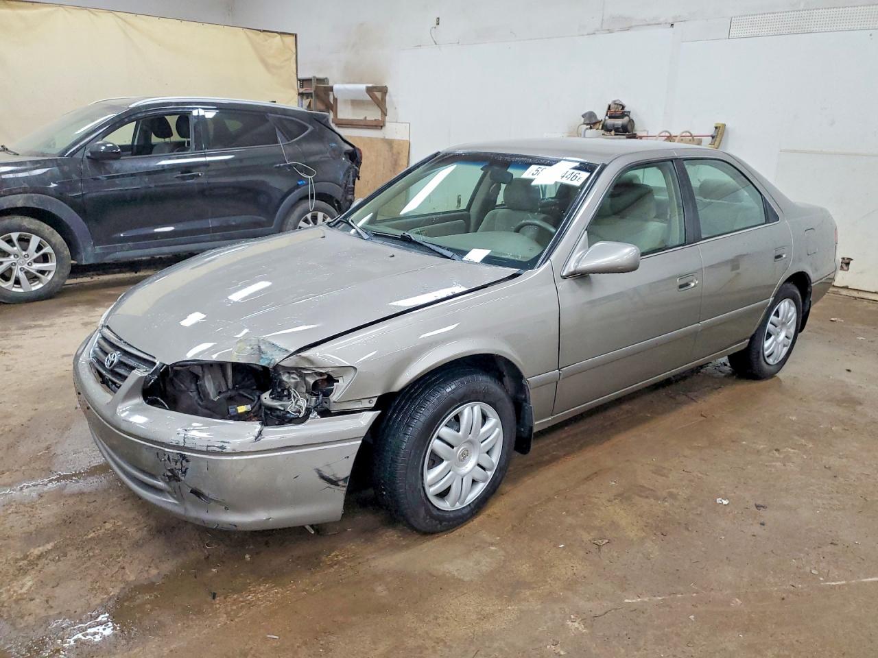 4T1BF22KXYU113844 · 2000 TOYOTA CAMRY