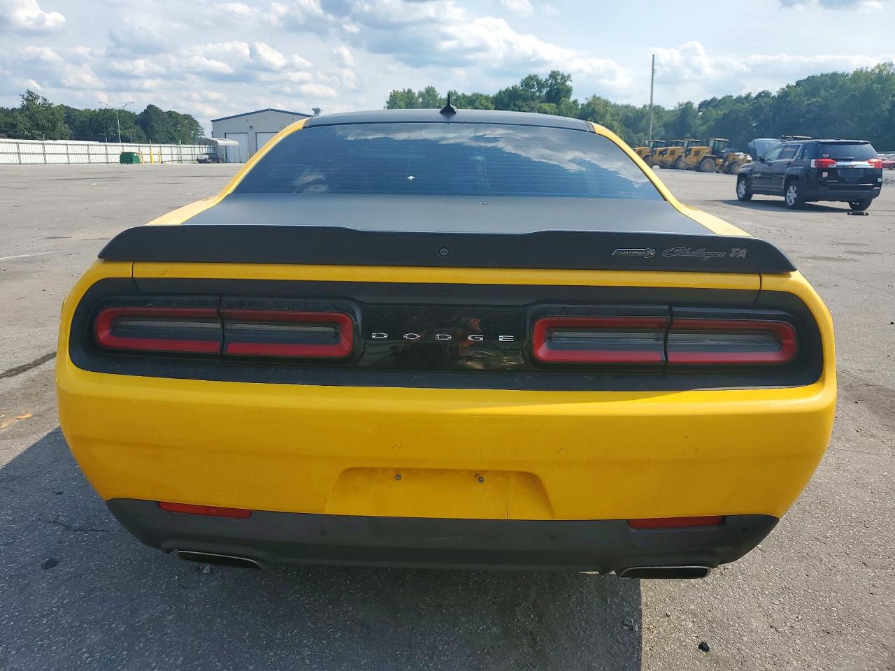 2C3CDZFJ8HH554906 · 2017 DODGE CHALLENGER · 6/12