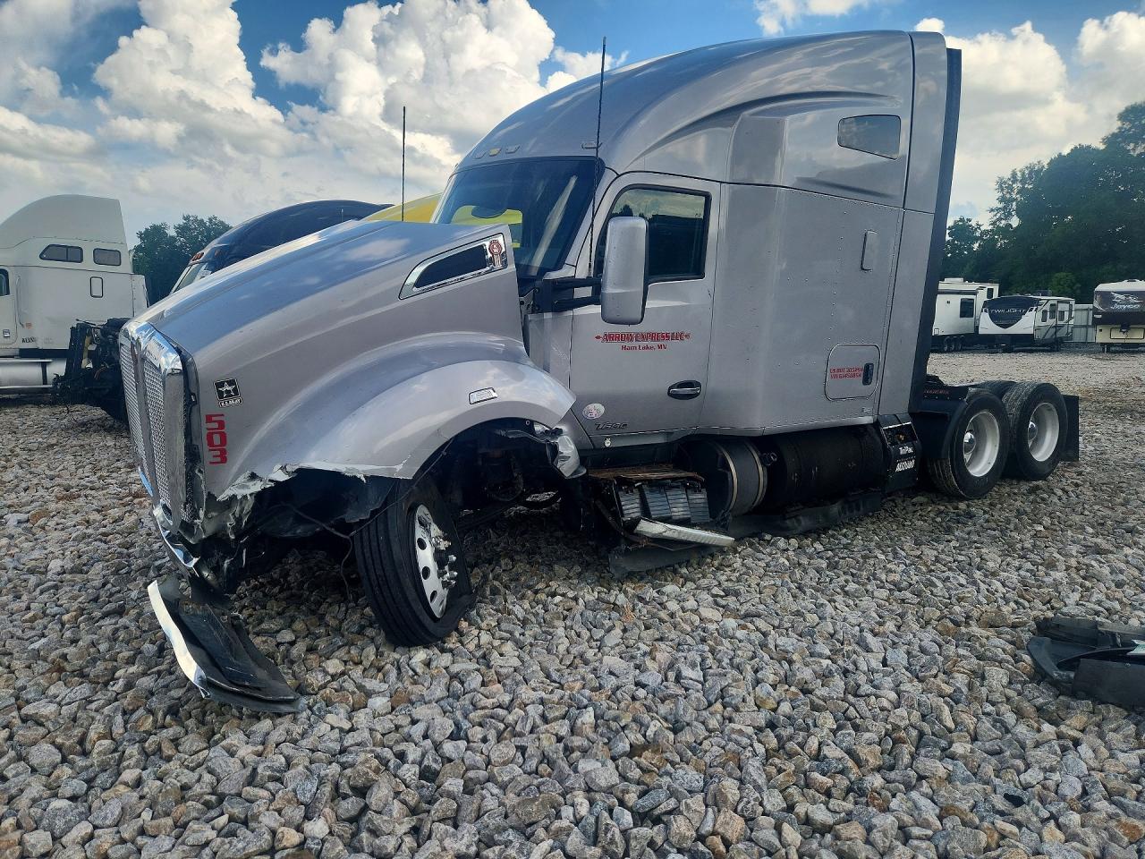 1XKYD49X1GJ458864 · 2016 KENWORTH T680