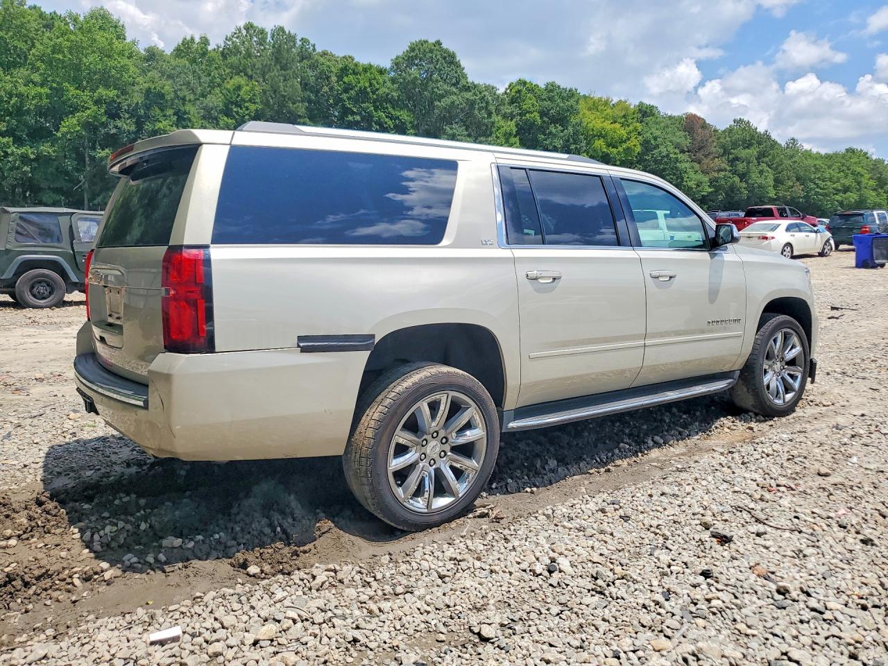 1GNSKJKC1GR421187 · 2016 CHEVROLET SUBURBAN · 3/14