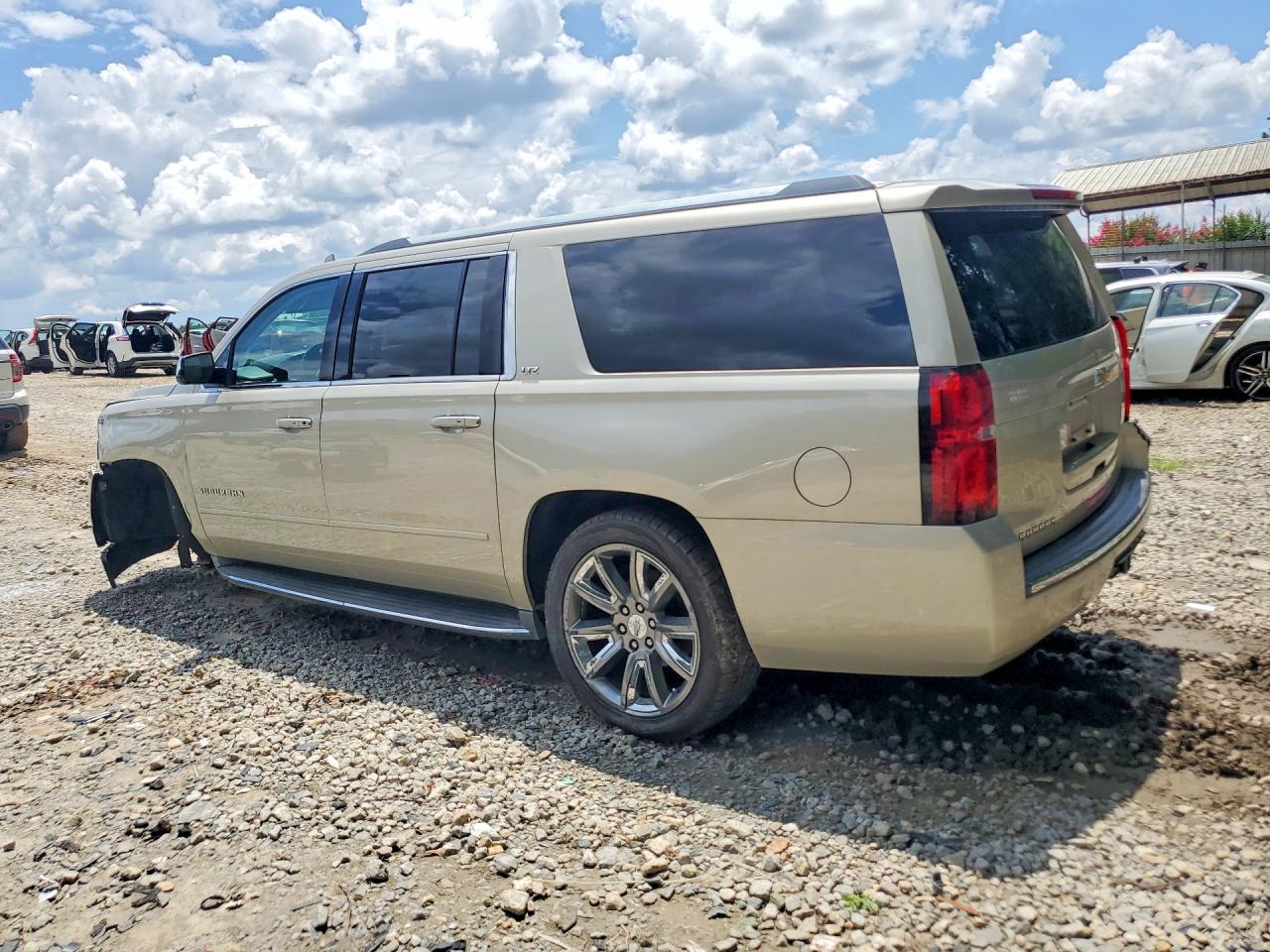 1GNSKJKC1GR421187 · 2016 CHEVROLET SUBURBAN · 2/14