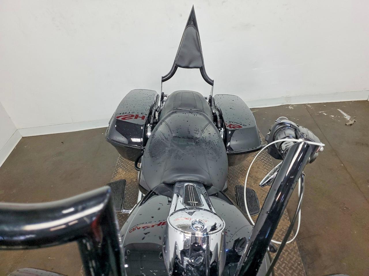 1HD1KTM14FB662470 · 2015 HARLEY-DAVIDSON FLTRXS · 5/10