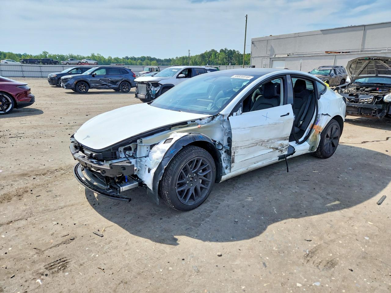 5YJ3E1EB3SF069963 · 2025 TESLA MODEL 3