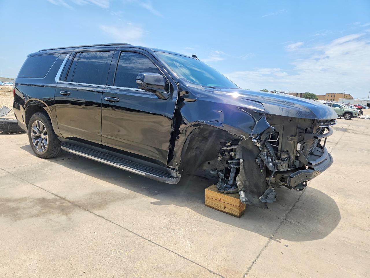1GNSCCKD8NR279242 · 2022 CHEVROLET SUBURBAN · 4/14