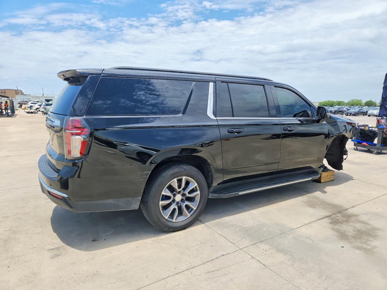 1GNSCCKD8NR279242 · 2022 CHEVROLET SUBURBAN · 3/14