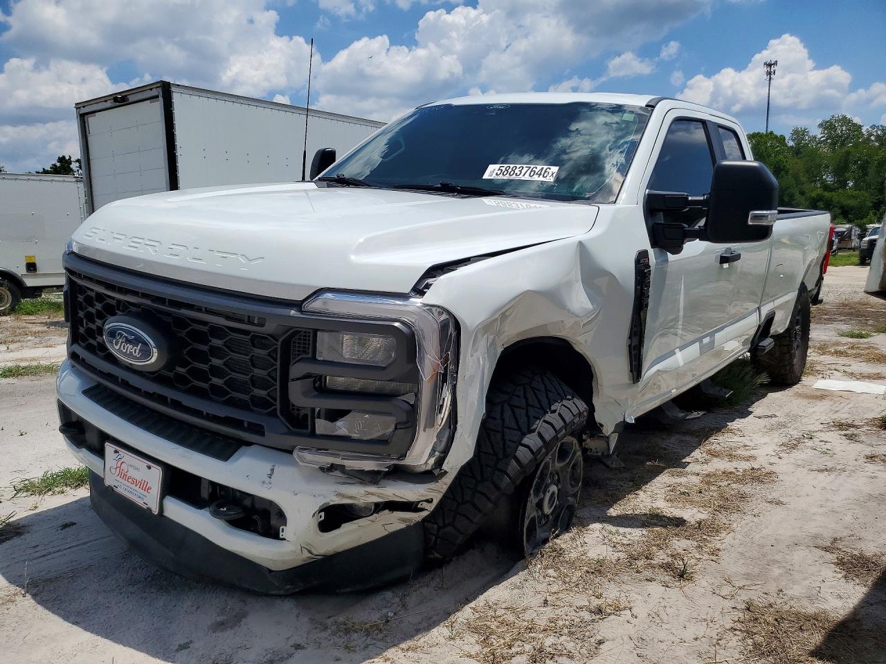 1FT8X3BT8SEE09909 · 2025 FORD F350