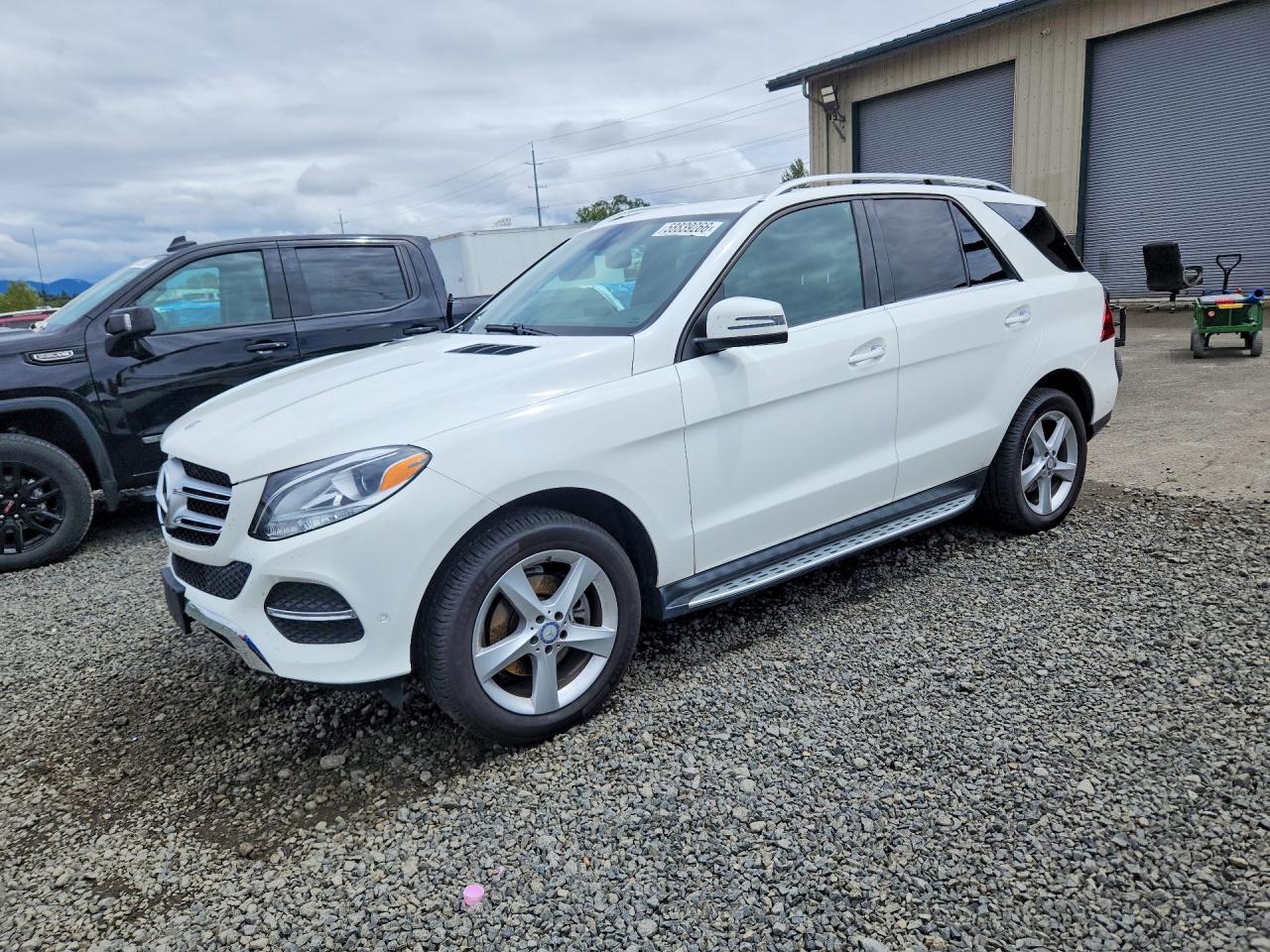 4JGDA5HB4HA900872 · 2017 MERCEDES-BENZ GLE