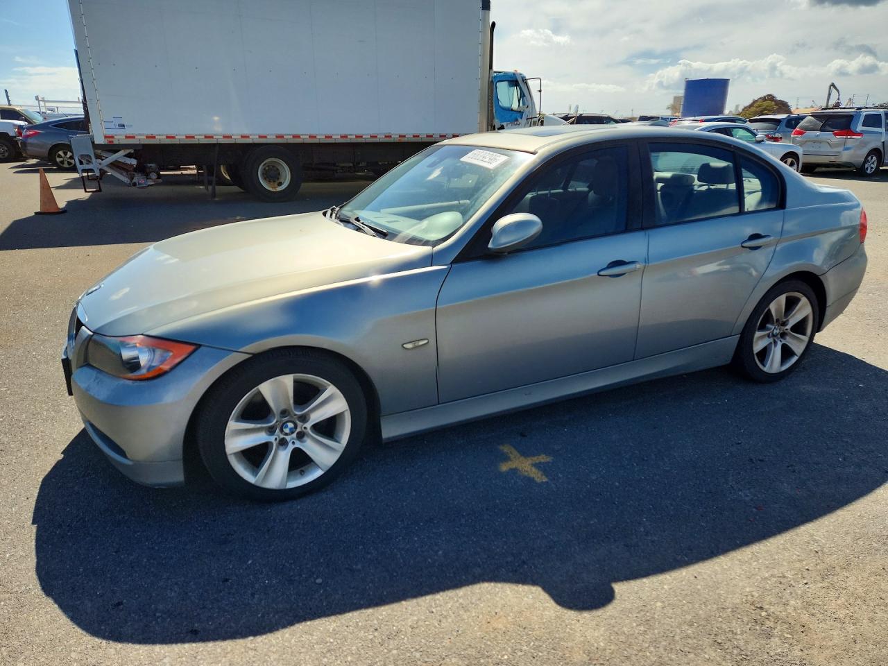 WBAVA37588NL19731 · 2008 BMW 328