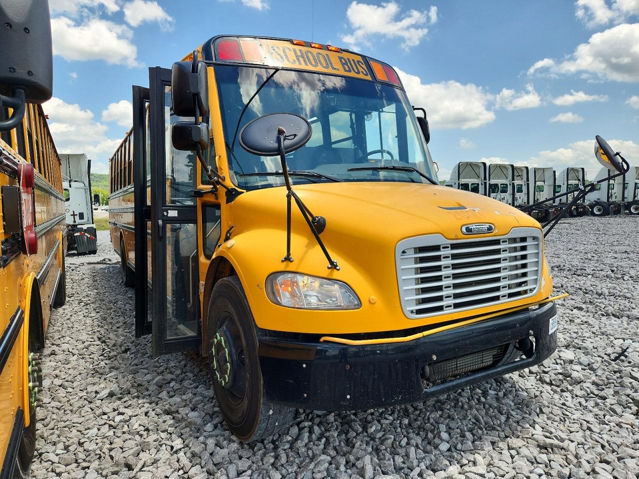 2011 FREIGHTLINER CHASSIS