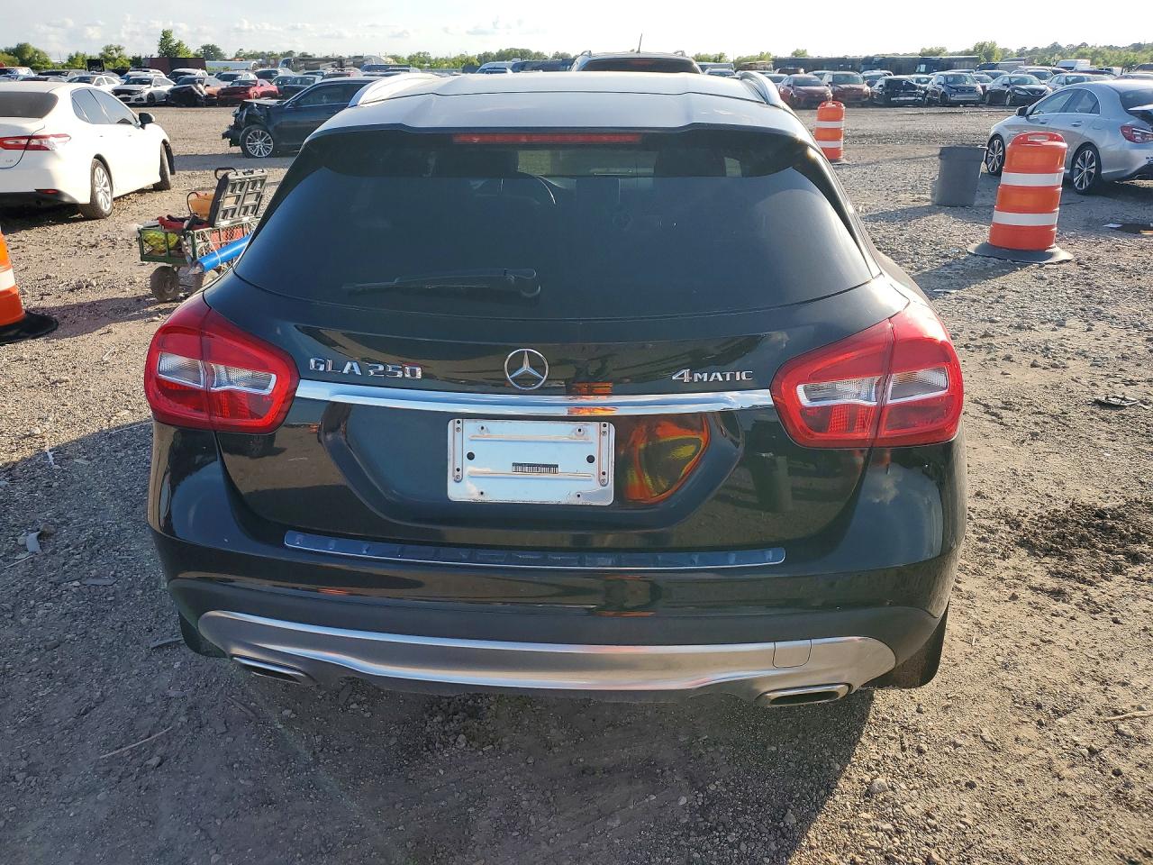 WDCTG4GB1FJ110737 · 2015 MERCEDES-BENZ GLA · 6/12