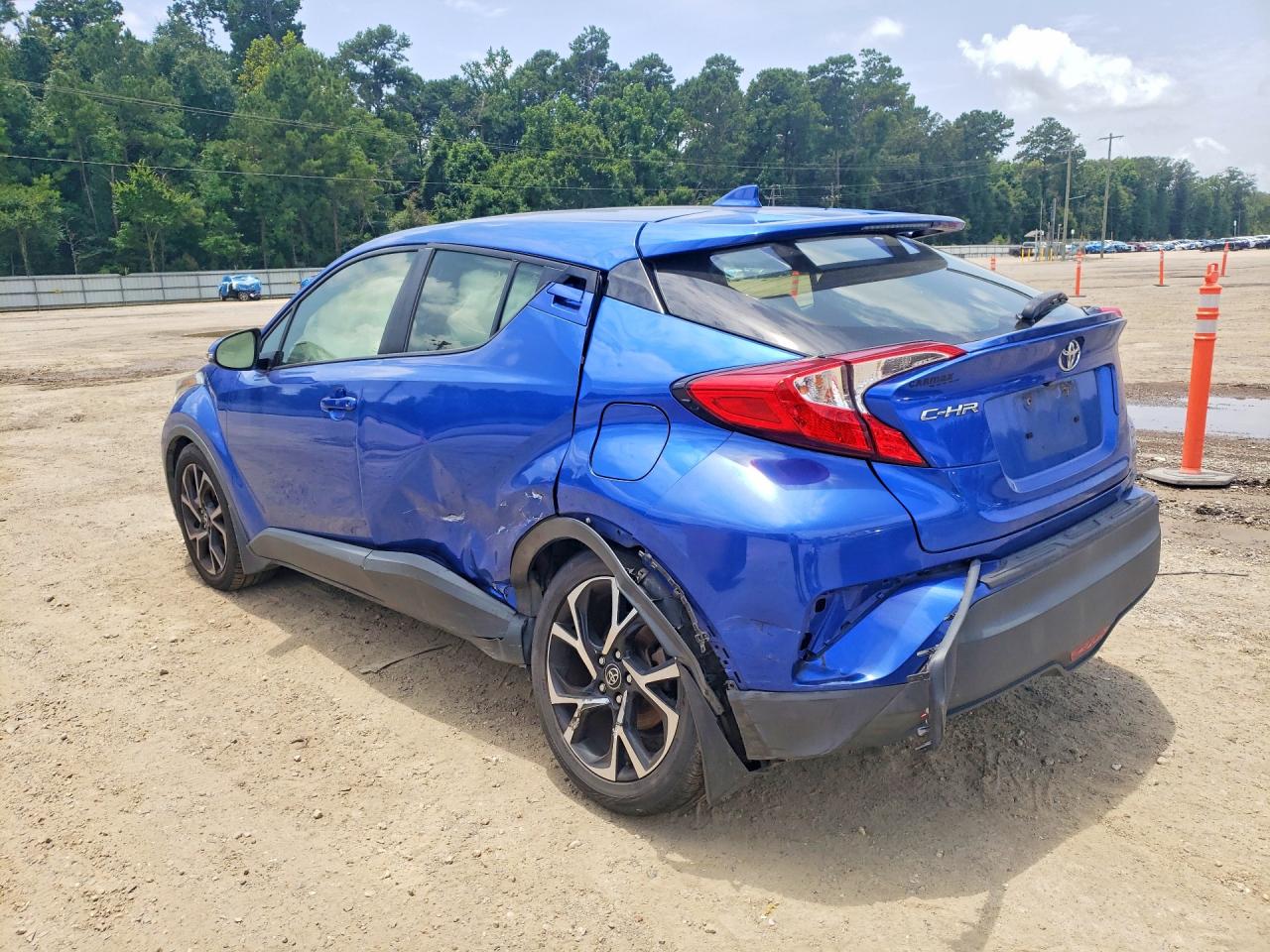 JTNKHMBX4J1007592 · 2018 TOYOTA C-HR · 2/12
