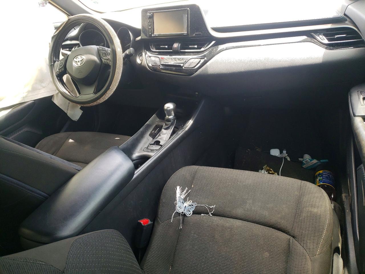JTNKHMBX4J1007592 · 2018 TOYOTA C-HR · 8/12