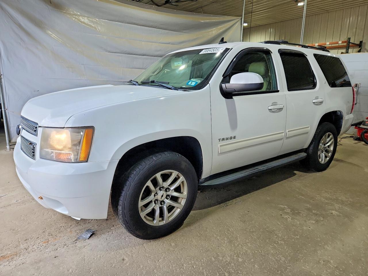 1GNUKBE08AR274065 · 2010 CHEVROLET TAHOE